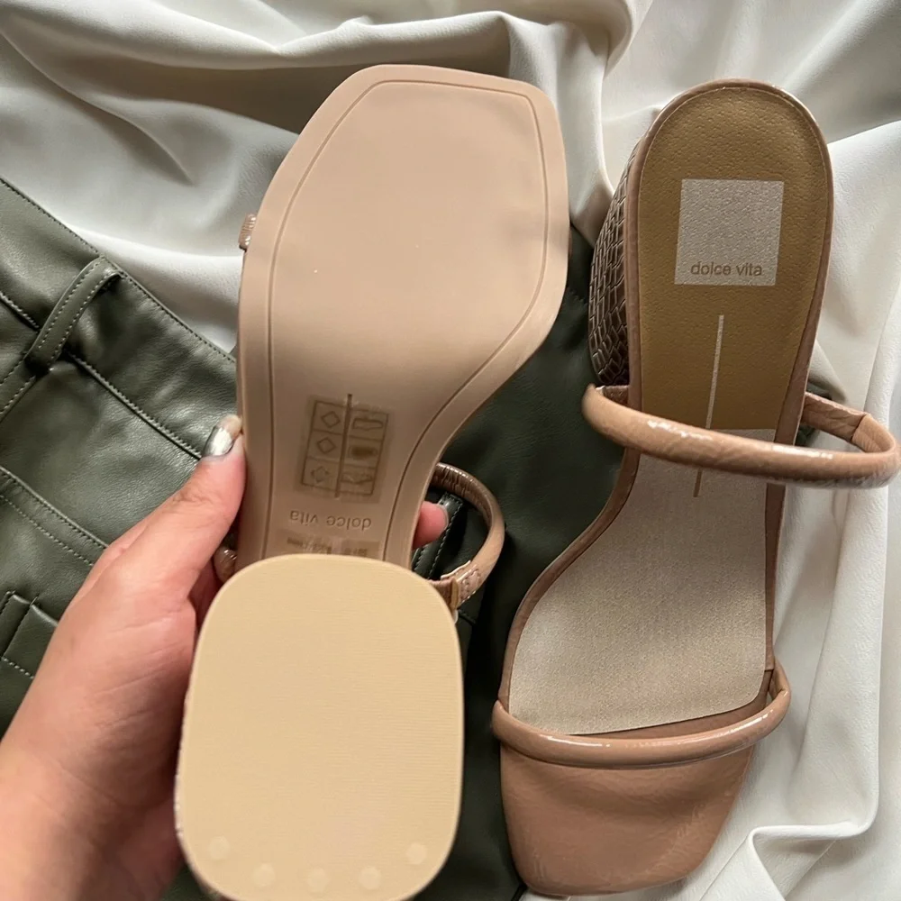 Dolce Vita brand new